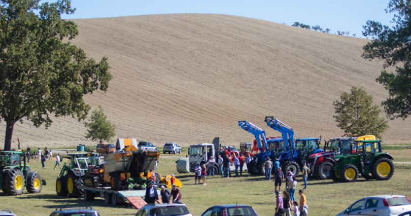 “Polli e Buoi dei paesi tuoi”, torna l’agrifiera di Tonco